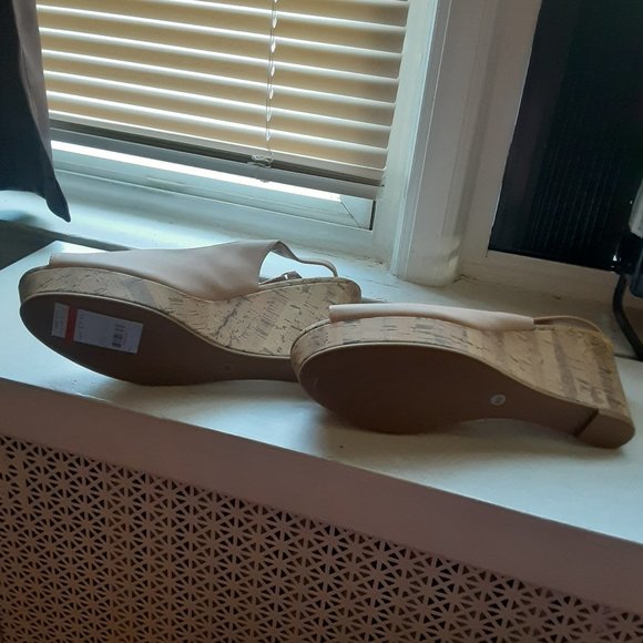 Sandals - Picture 2 of 2